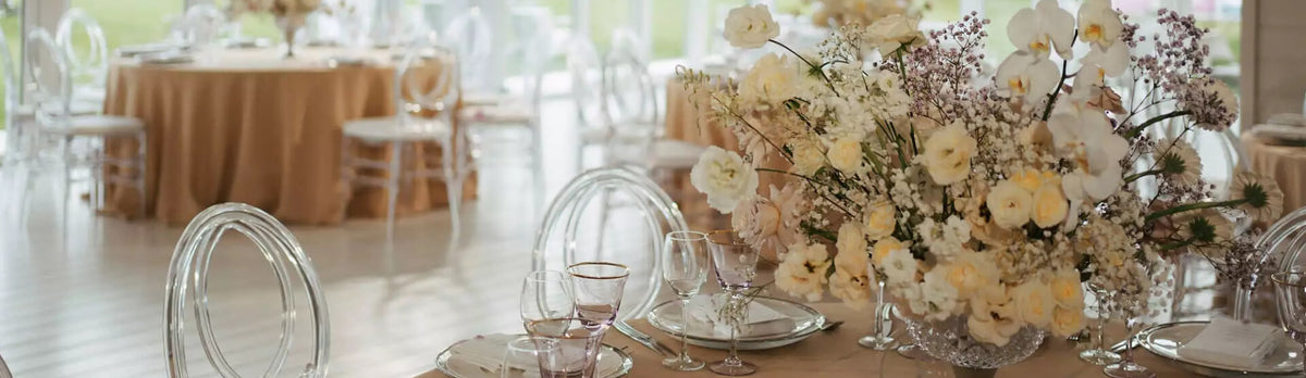 Wedding tablescape by Coral Flowers